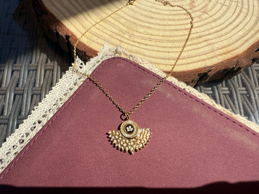 Salem Pendant